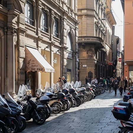 Appartamento Dietro Fontana Del Nettuno Болоня Екстериор снимка